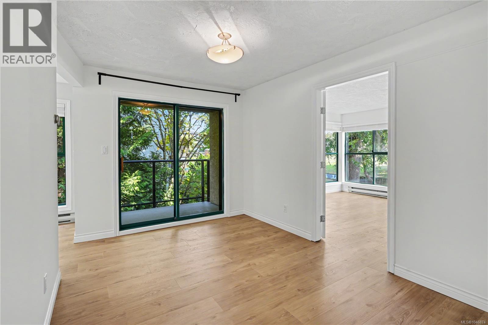 303 1190 View St, Victoria, British Columbia  V8V 5J2 - Photo 10 - 1046874