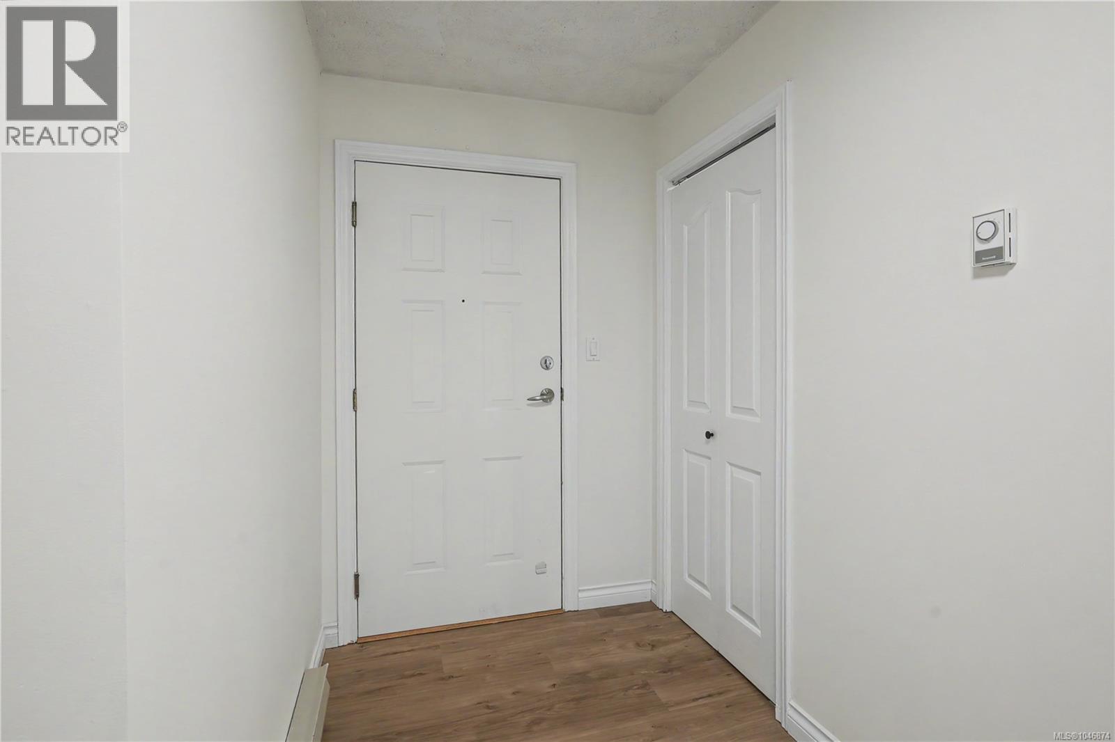 303 1190 View St, Victoria, British Columbia  V8V 5J2 - Photo 17 - 1046874