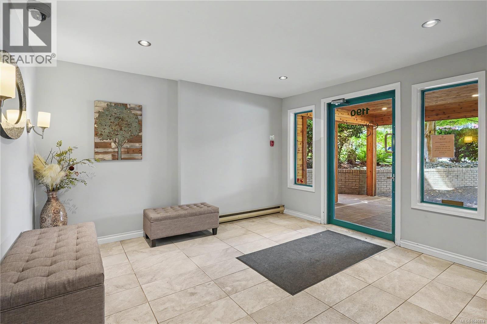 303 1190 View St, Victoria, British Columbia  V8V 5J2 - Photo 32 - 1046874