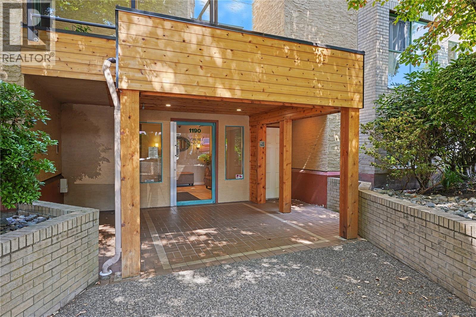 303 1190 View St, Victoria, British Columbia  V8V 5J2 - Photo 33 - 1046874