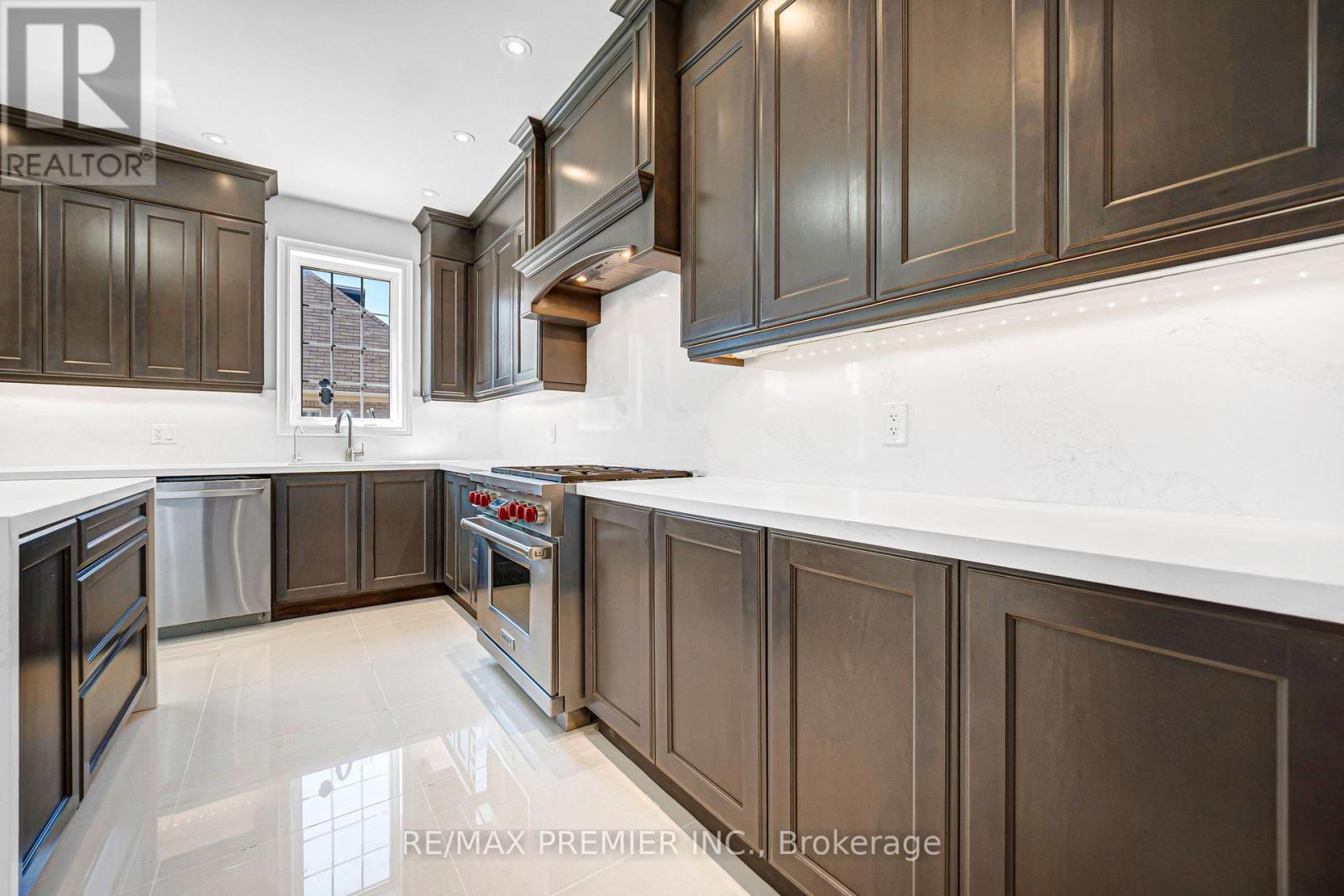 16 Kettle Valley Trail, King, Ontario L7B 0A6 - Photo 14 - N13689598