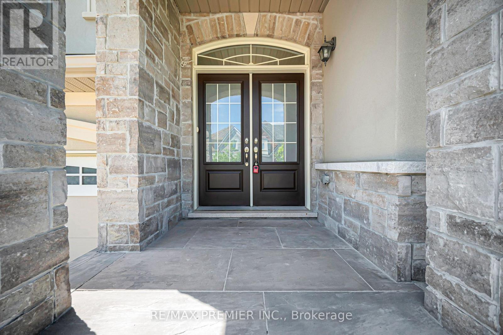 16 Kettle Valley Trail, King, Ontario L7B 0A6 - Photo 5 - N13689598