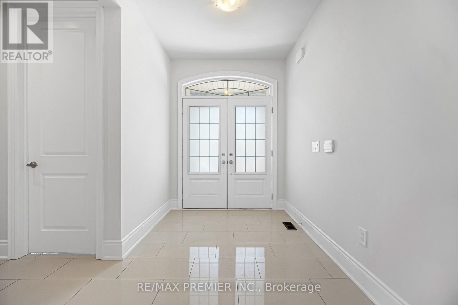 16 Kettle Valley Trail, King, Ontario L7B 0A6 - Photo 6 - N13689598