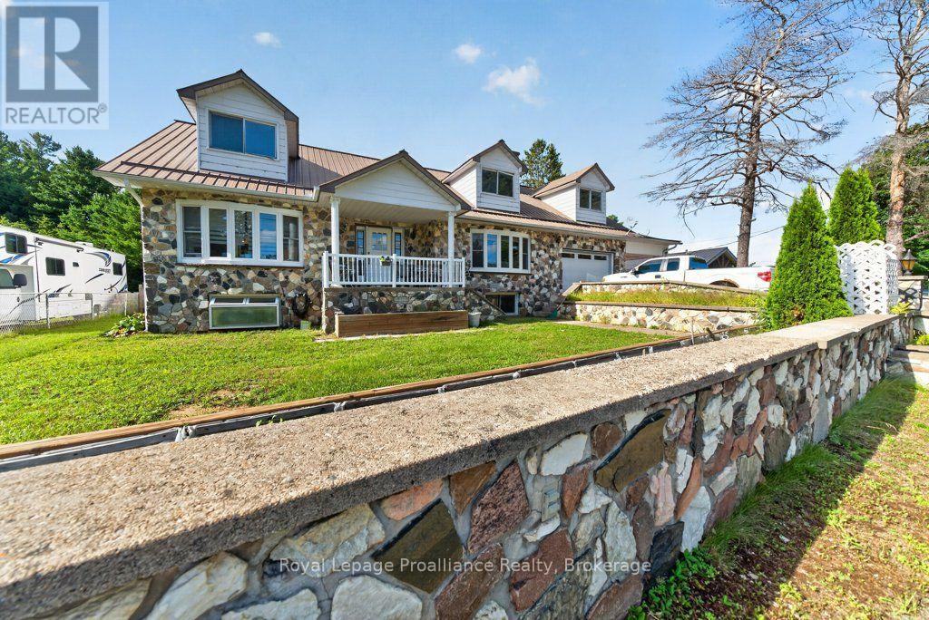 17 West Park Lane/ 32 Tall Pine Road, Addington Highlands, Ontario  K0H 2G0 - Photo 1 - X13689734