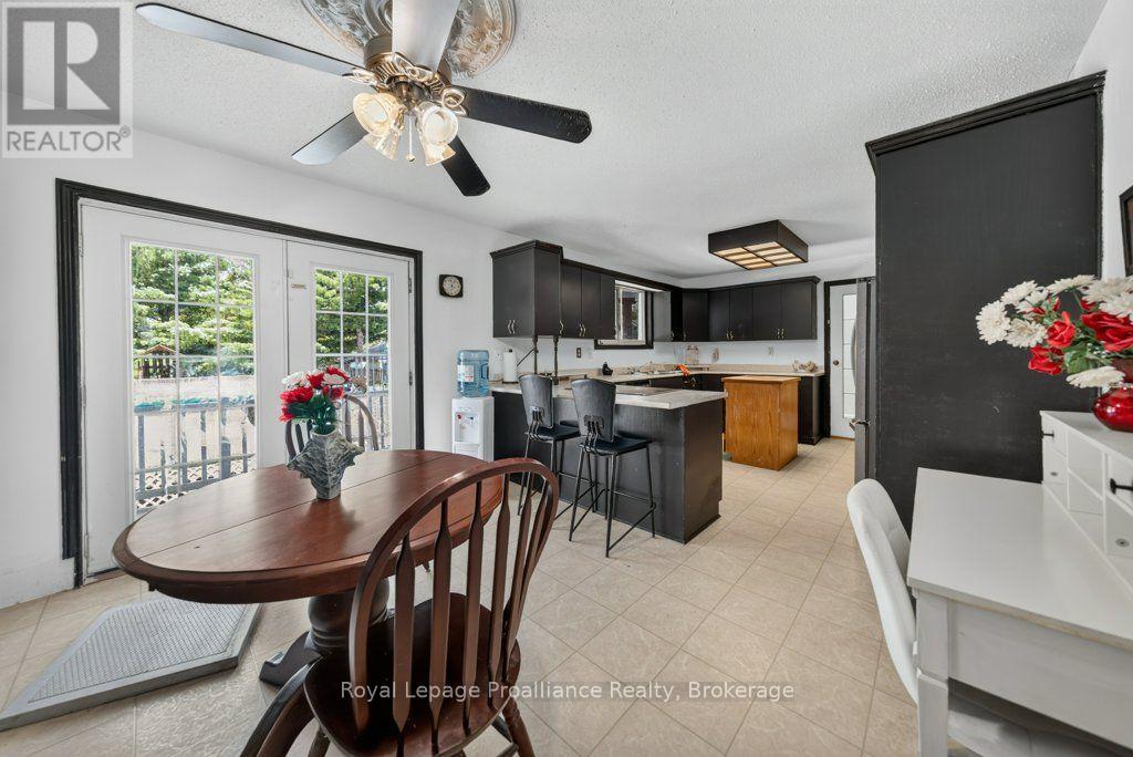 17 West Park Lane/ 32 Tall Pine Road, Addington Highlands, Ontario  K0H 2G0 - Photo 11 - X13689734