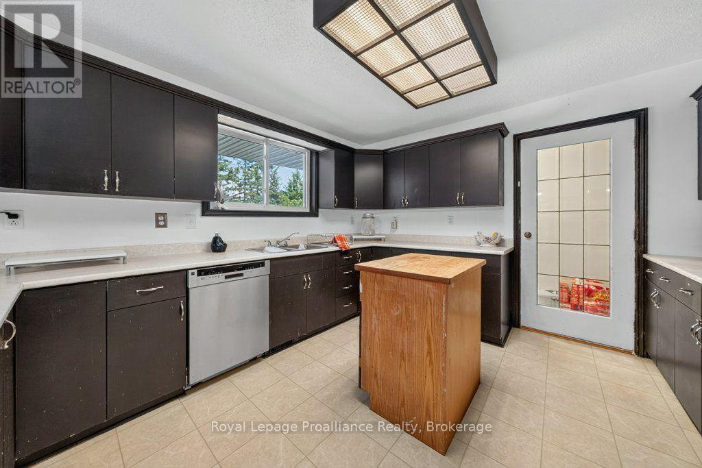 17 West Park Lane/ 32 Tall Pine Road, Addington Highlands, Ontario  K0H 2G0 - Photo 16 - X13689734