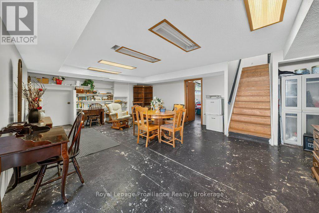 17 West Park Lane/ 32 Tall Pine Road, Addington Highlands, Ontario  K0H 2G0 - Photo 35 - X13689734