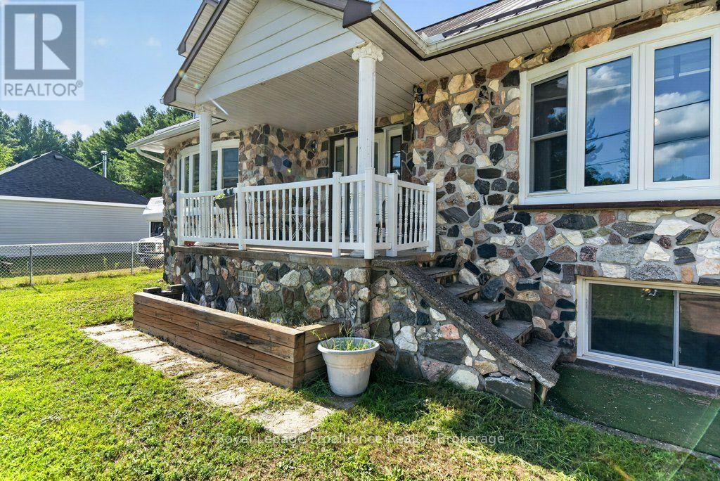 17 West Park Lane/ 32 Tall Pine Road, Addington Highlands, Ontario  K0H 2G0 - Photo 4 - X13689734