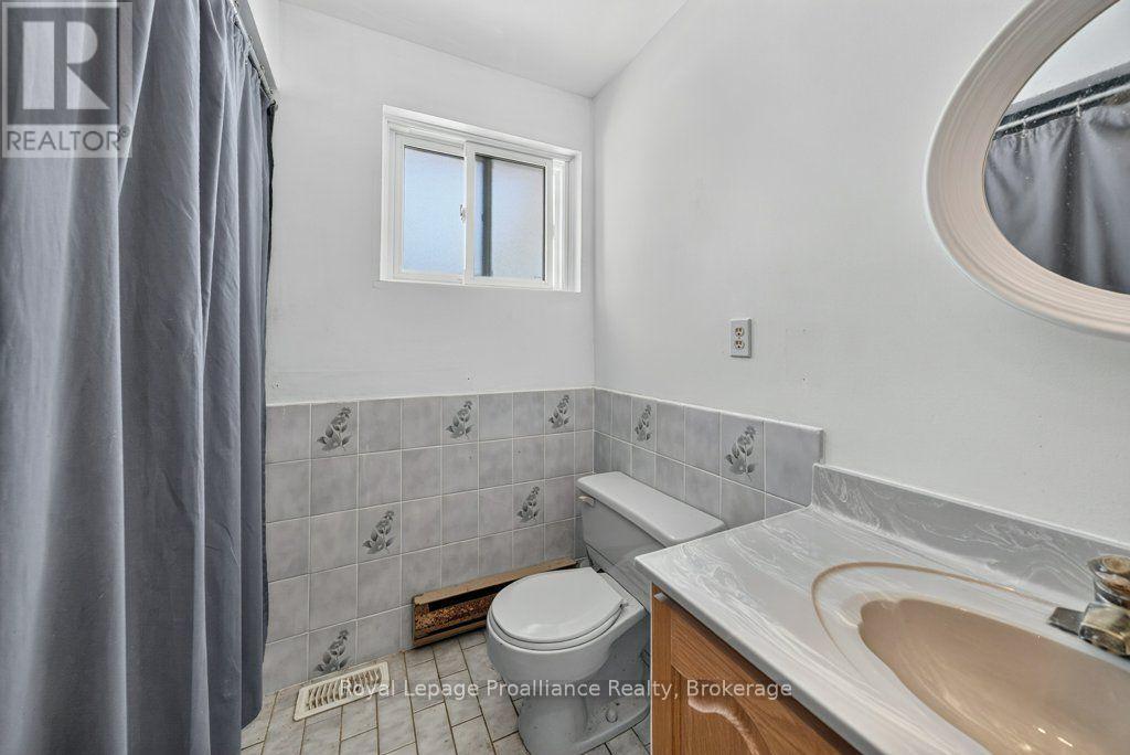 17 West Park Lane/ 32 Tall Pine Road, Addington Highlands, Ontario  K0H 2G0 - Photo 41 - X13689734