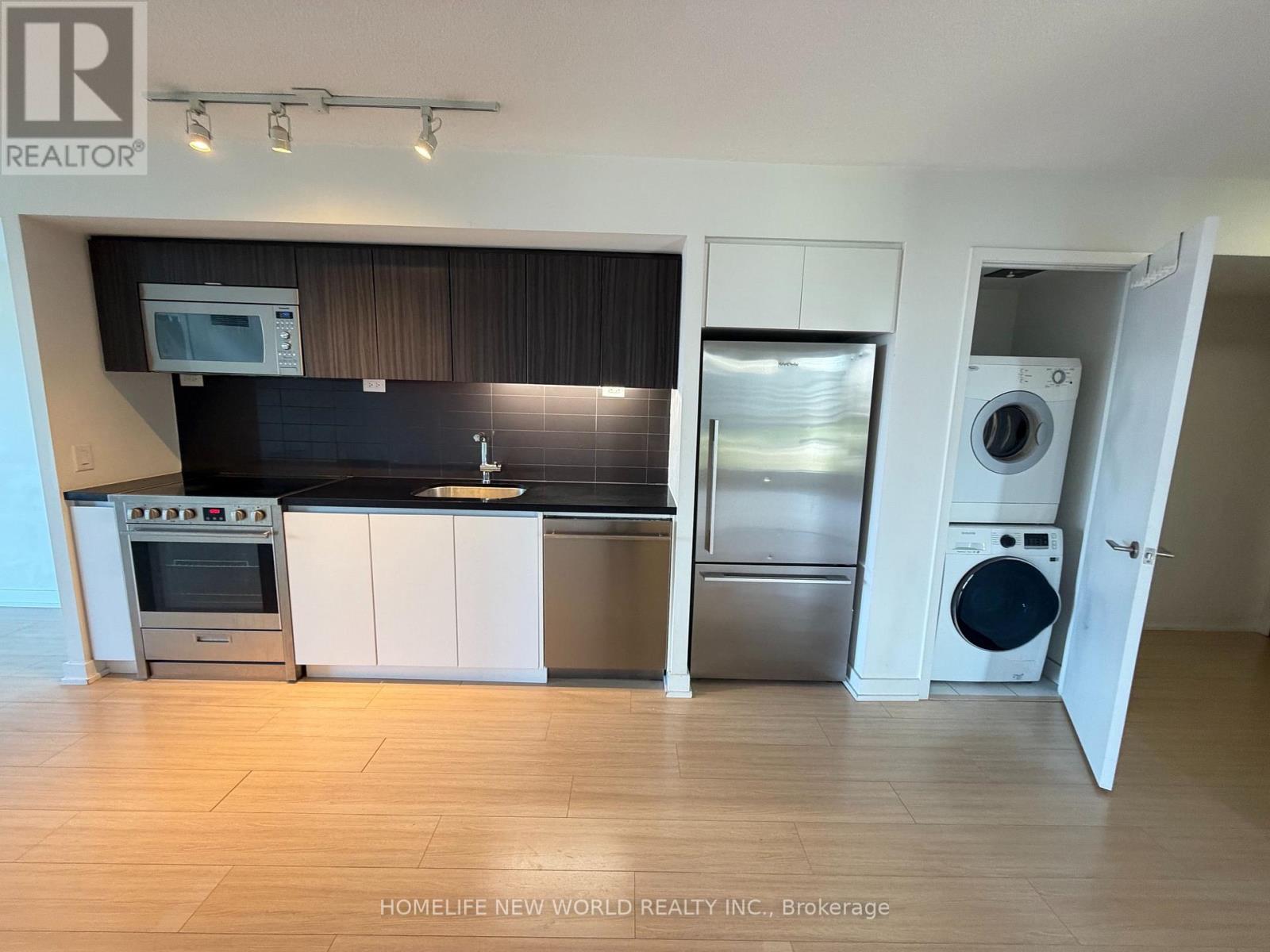 721 - 85 QUEENS WHARF ROAD, Toronto, Ontario
