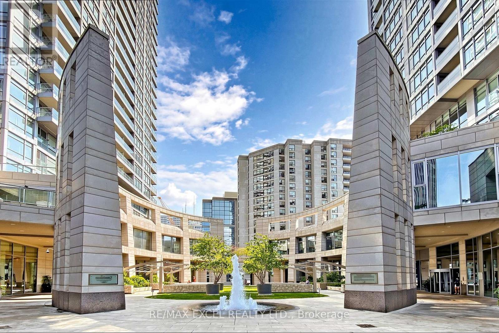<div class="slider-price">$799,000</div><p>3111 - 2191 Yonge Street, Toronto, Ontario</p>