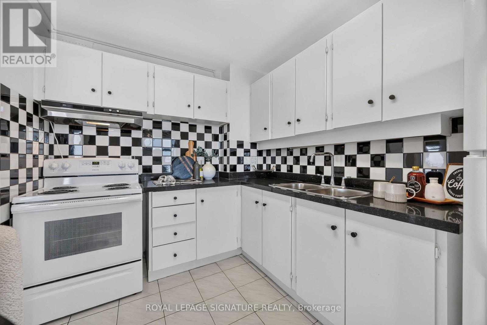 2502 - 715 Don Mills Road, Toronto, Ontario  M3C 1S5 - Photo 18 - C13689724