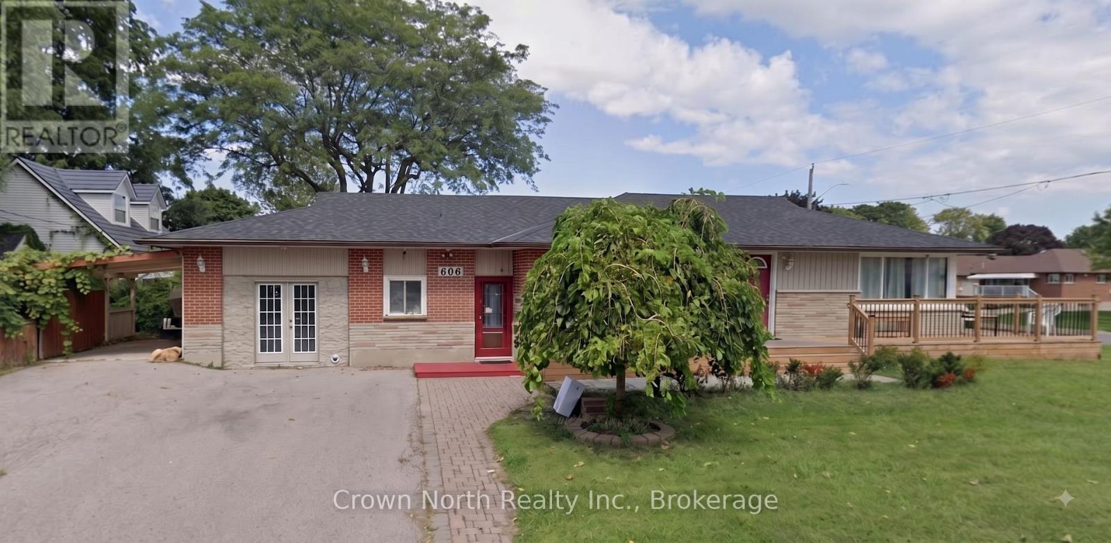 606 HOSKIN AVENUE, Oshawa, Ontario