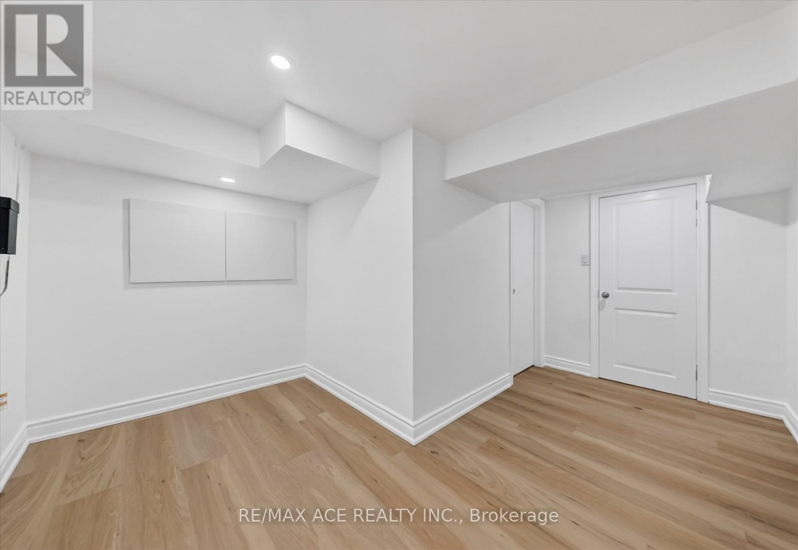 Bsmt - 40 Brinloor Boulevard, Toronto (Scarborough Village), Ontario  M1M 1L5 - Photo 12 - E13689704