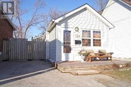 122 HARDING BOULEVARD, Toronto, Ontario