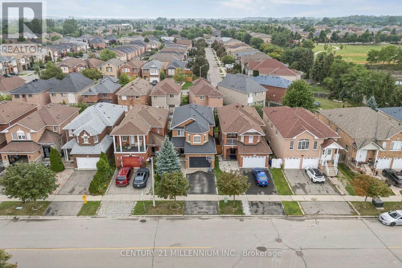 332 St Joan Of Arc Avenue, Vaughan, Ontario  L6A 3N1 - Photo 3 - N13689702