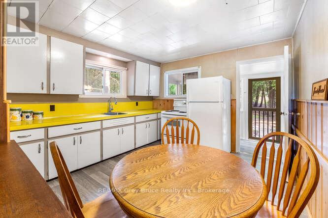 269 Ogimah Road, South Bruce Peninsula, Ontario  N0H 2G0 - Photo 11 - X13689700