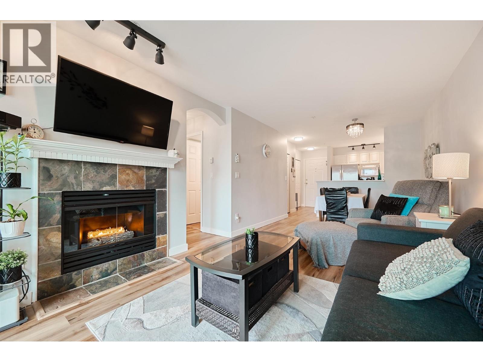 305 155 E 3rd Street, North Vancouver, British Columbia  V7L 1E5 - Photo 9 - R3143395