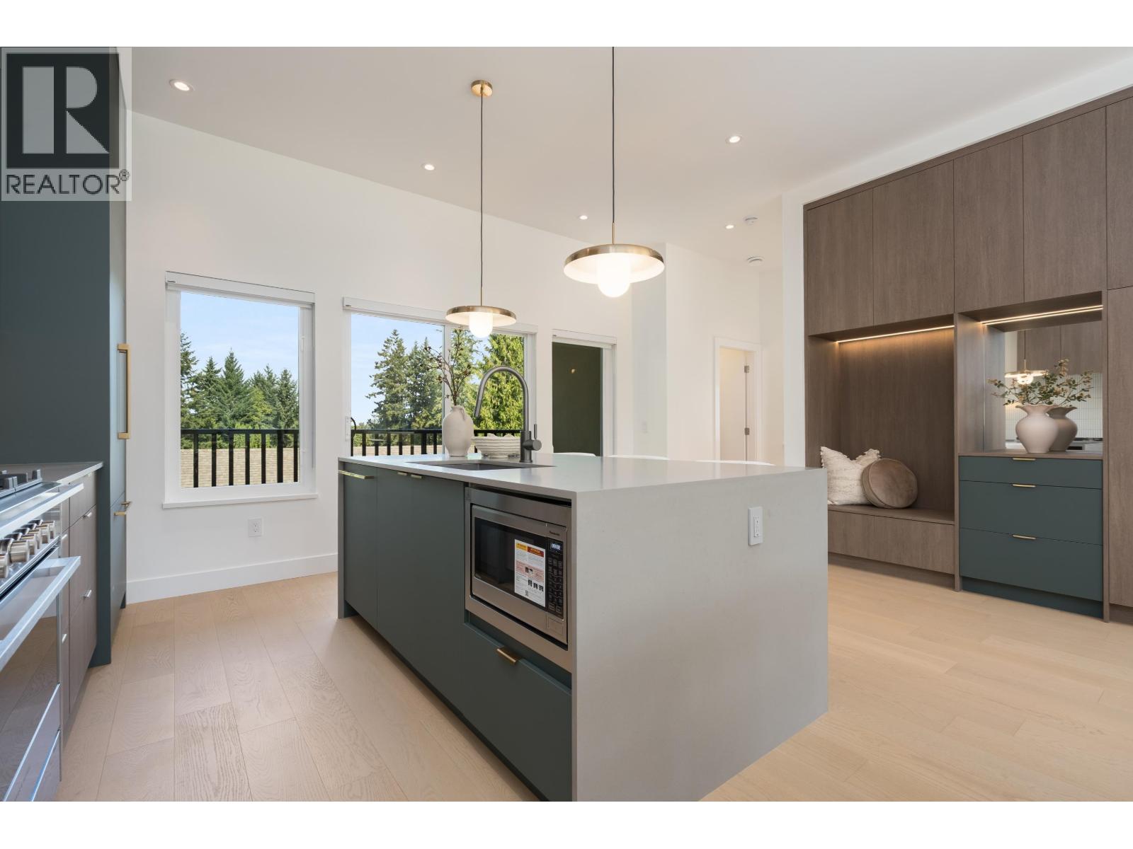 2 8483 16th Avenue, Burnaby, British Columbia  V3N 1S4 - Photo 7 - R3156795