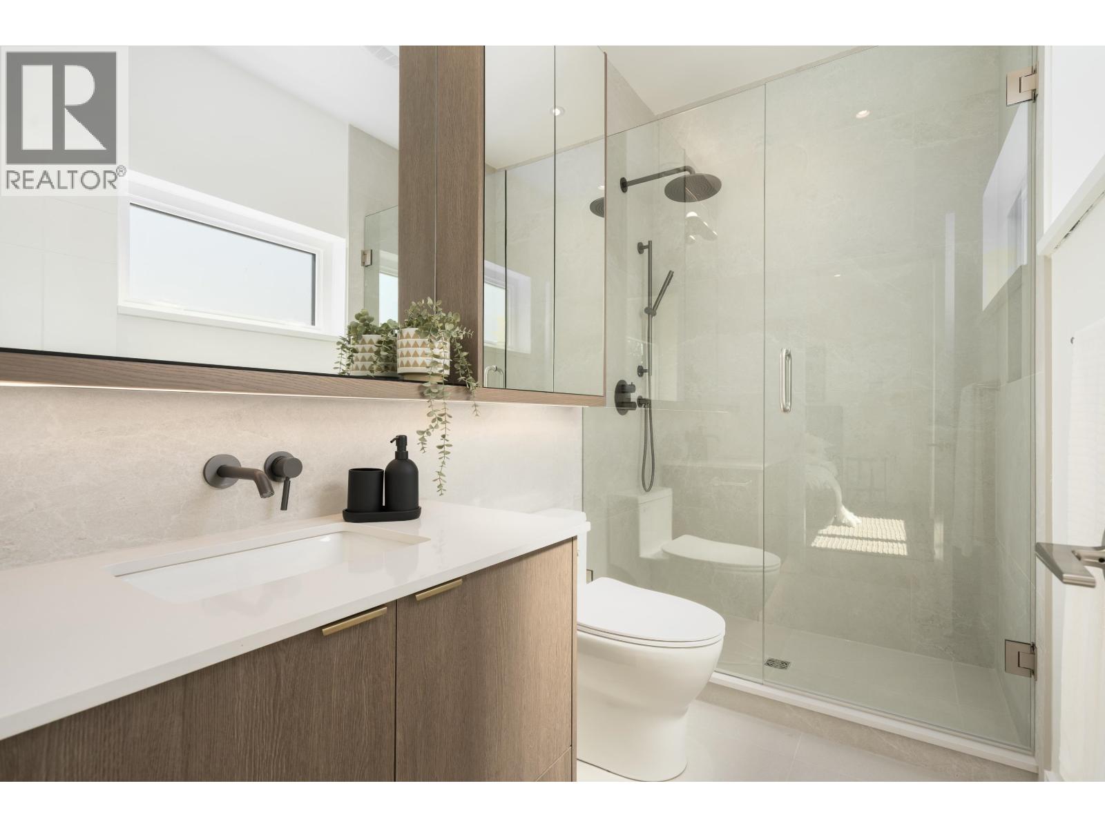 2 8483 16th Avenue, Burnaby, British Columbia  V3N 1S4 - Photo 32 - R3156795