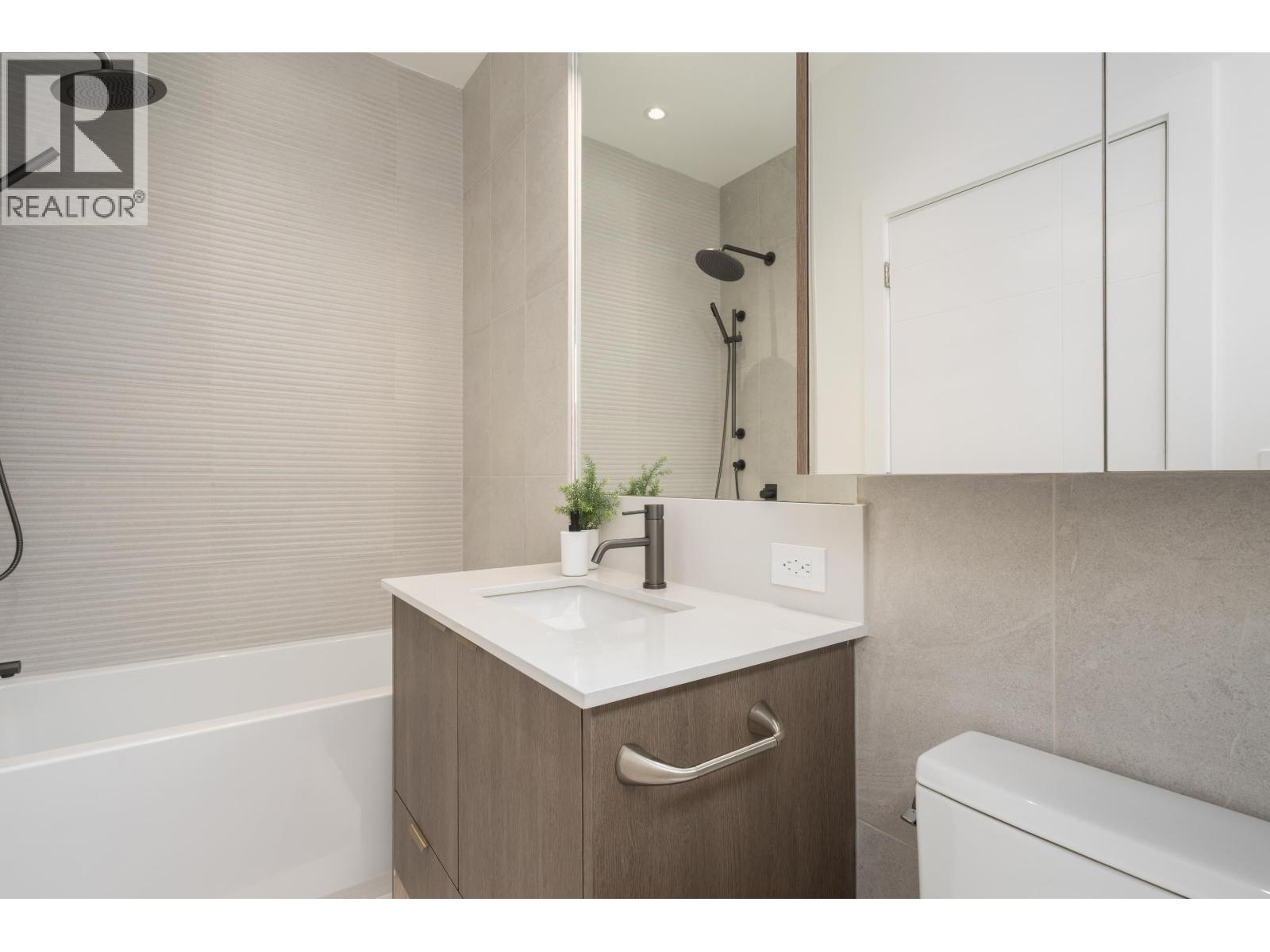 2 8483 16th Avenue, Burnaby, British Columbia  V3N 1S4 - Photo 27 - R3156795