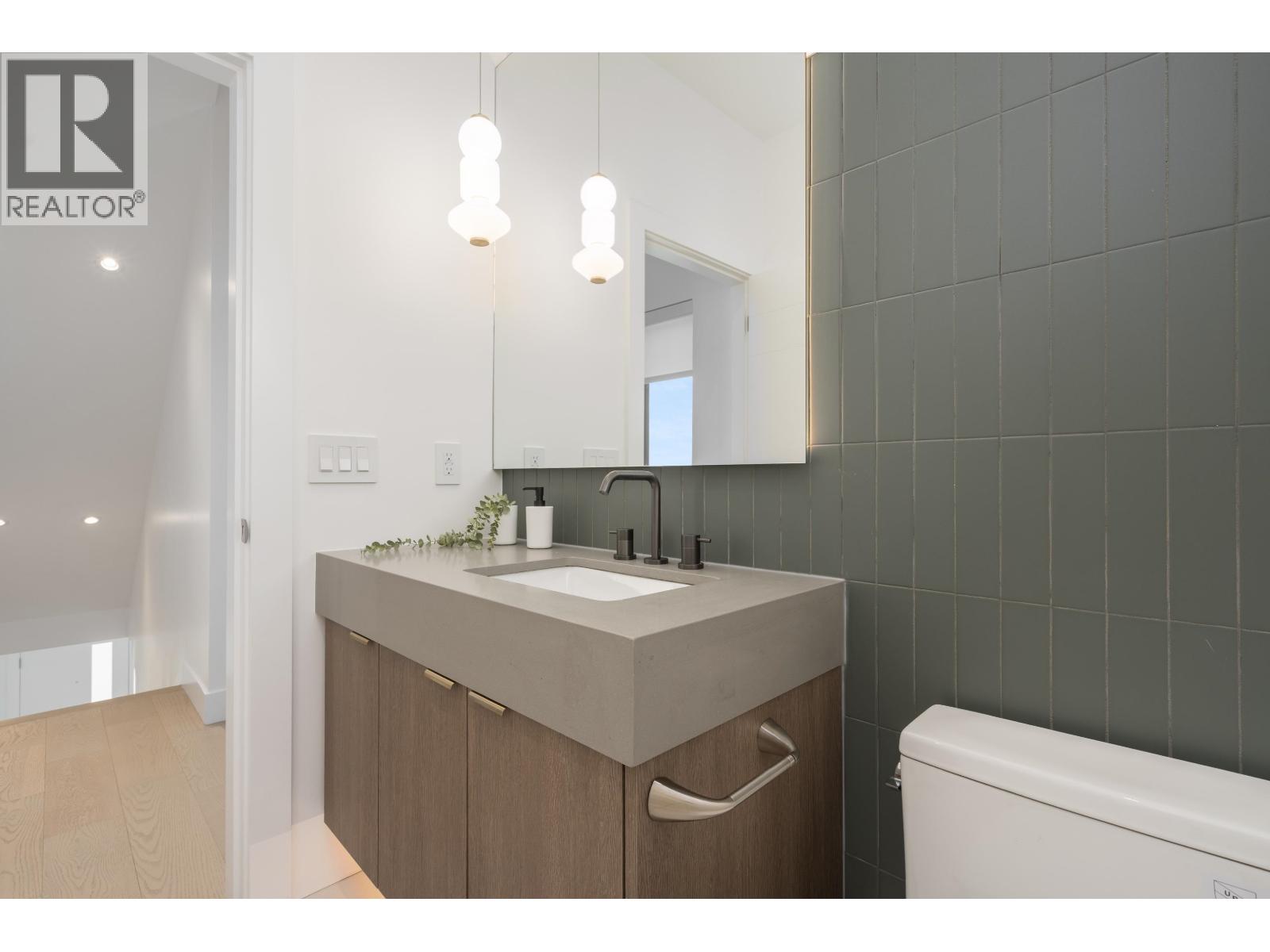 3 8483 16th Avenue, Burnaby, British Columbia  V3N 1S4 - Photo 14 - R3156806