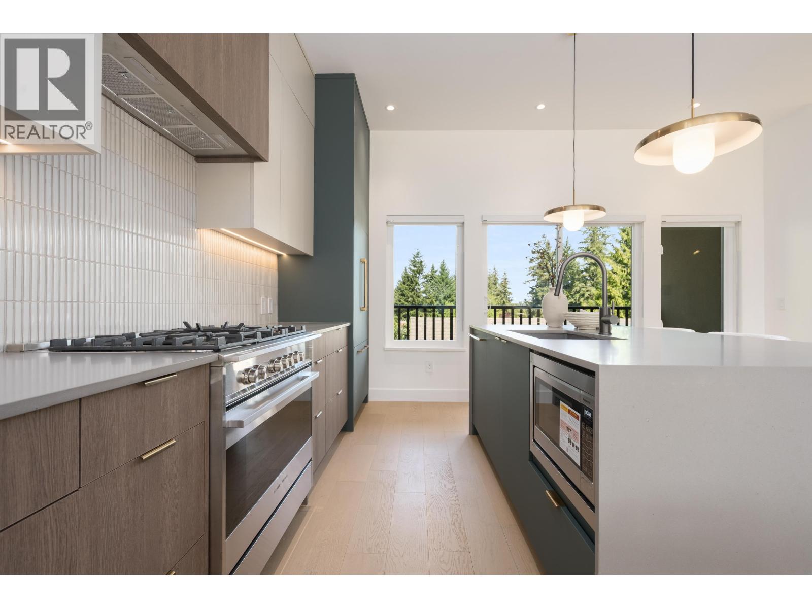 3 8483 16th Avenue, Burnaby, British Columbia  V3N 1S4 - Photo 9 - R3156806