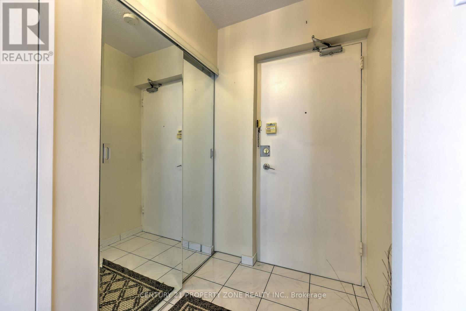 907 - 3025 QUEEN FREDERICA DRIVE E, Mississauga, Ontario