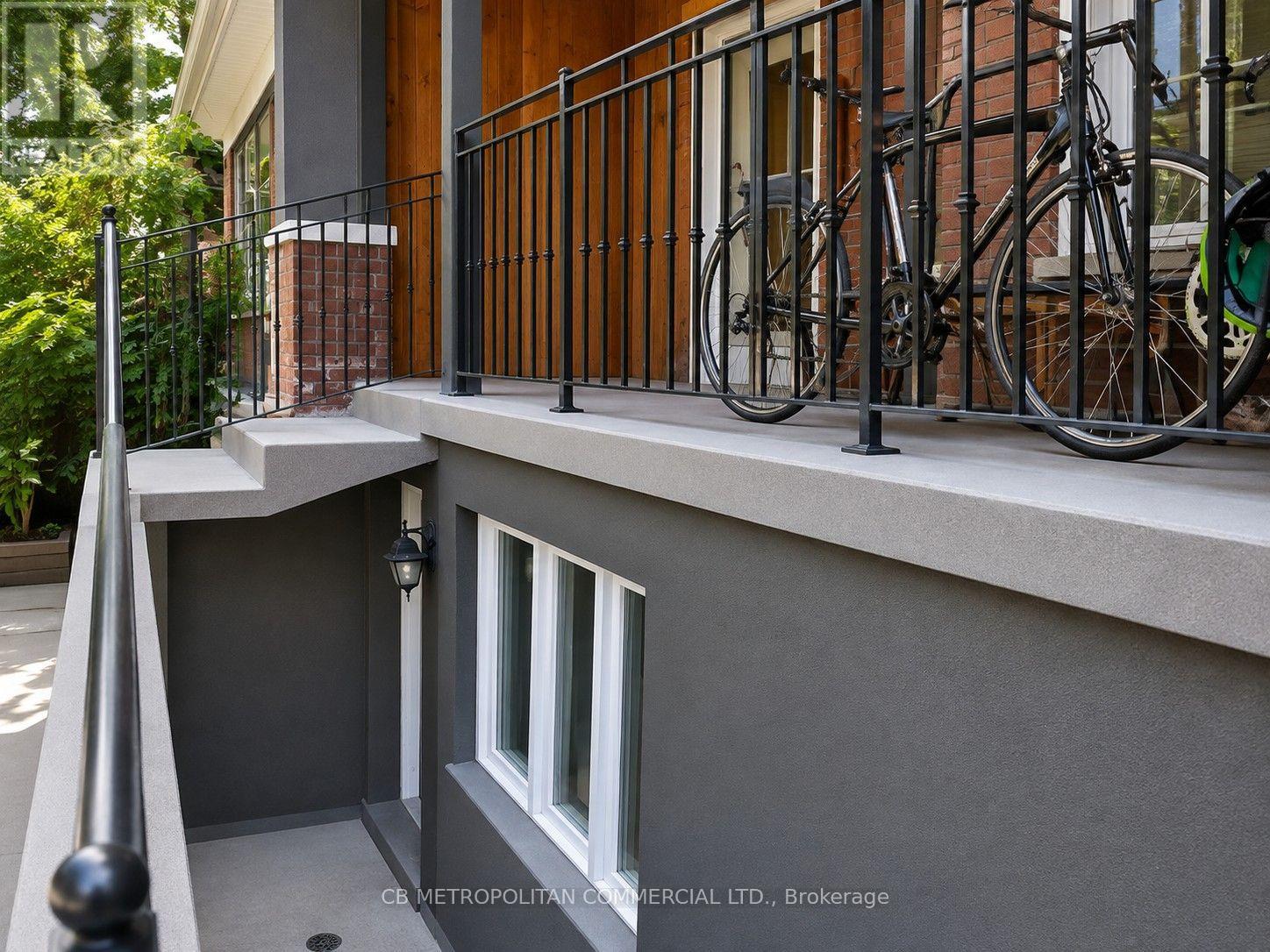 827 Dupont Street, Toronto, Ontario  M6G 1Z7 - Photo 2 - W13689716