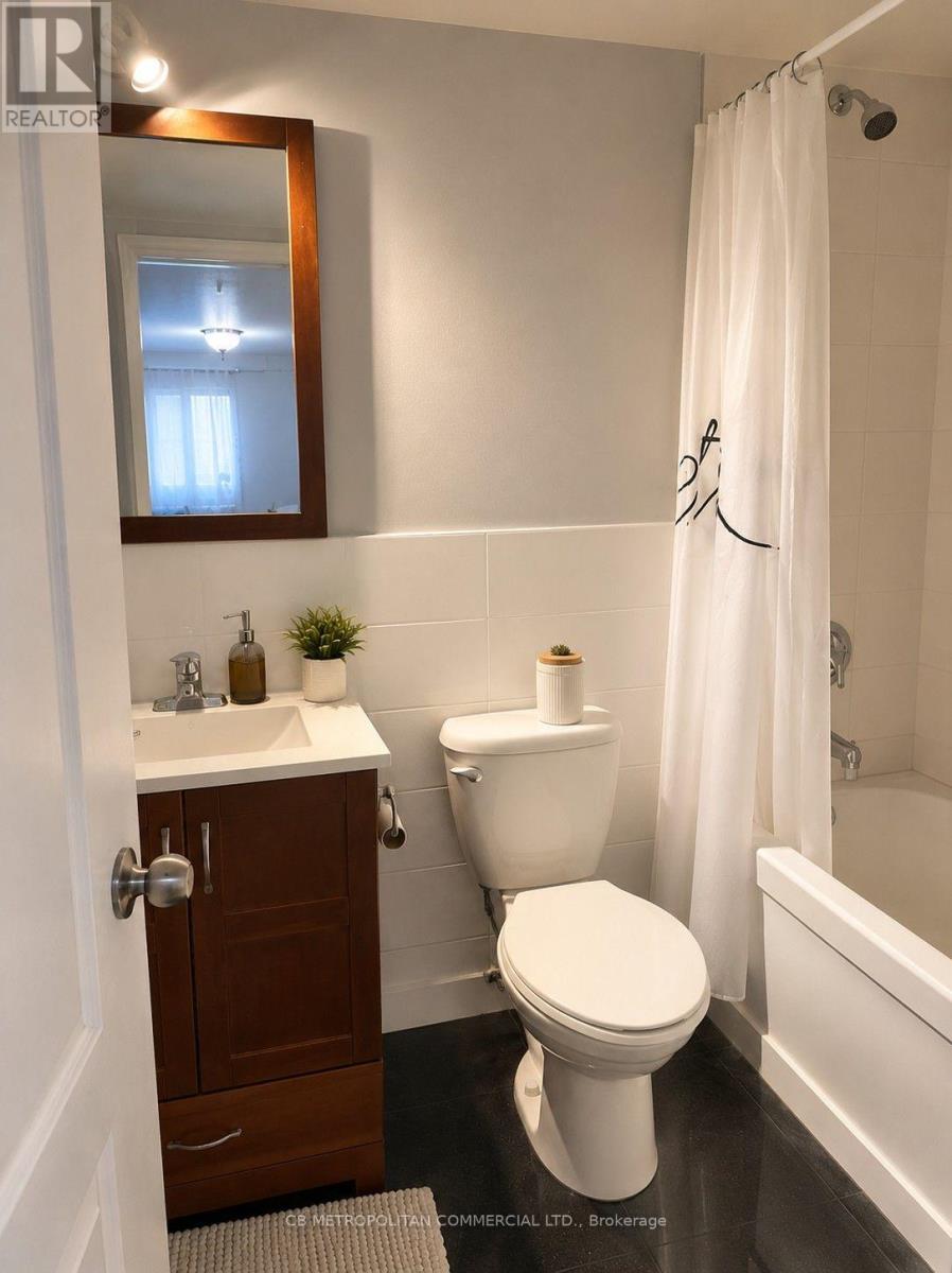 827 Dupont Street, Toronto, Ontario  M6G 1Z7 - Photo 7 - W13689716
