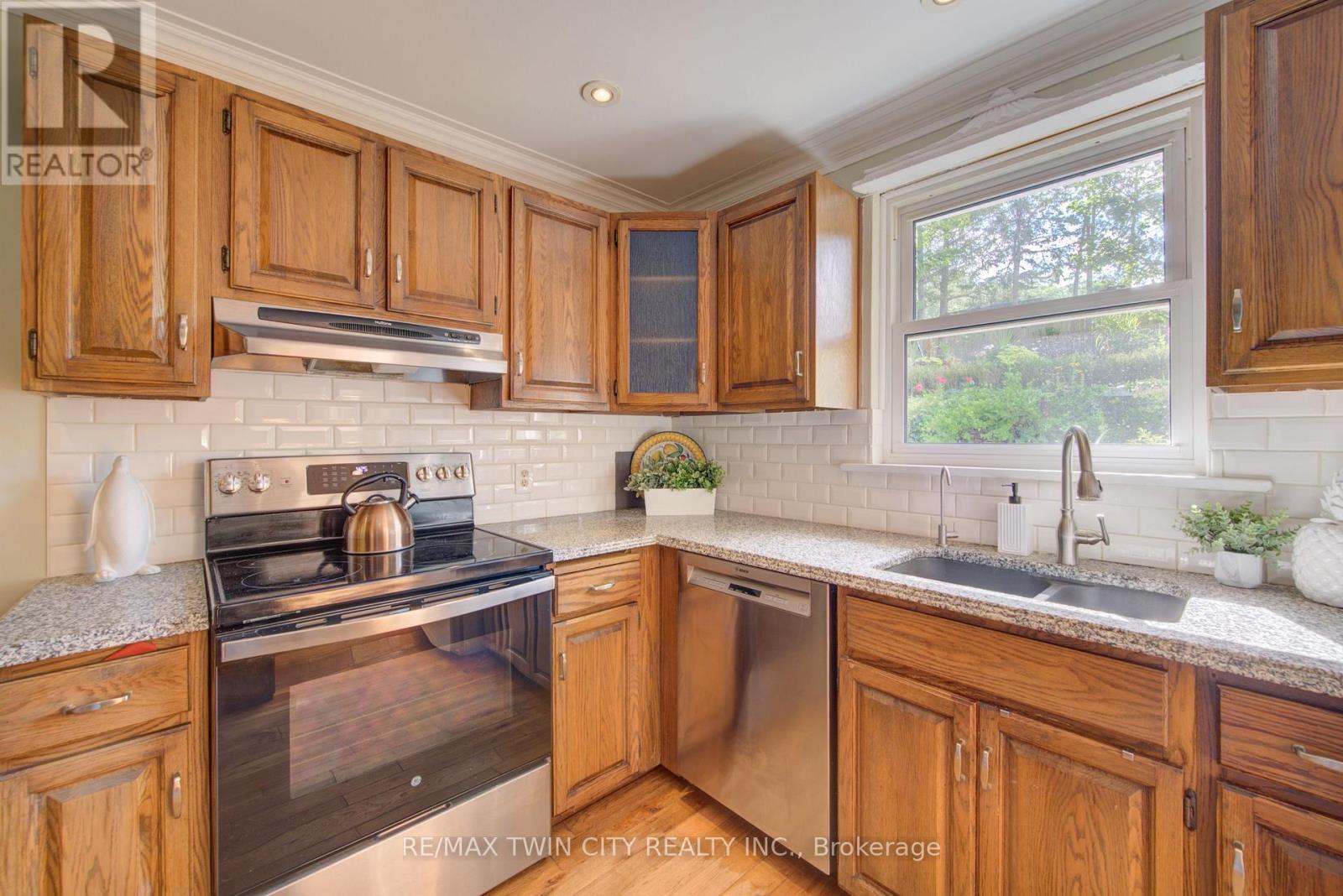 24 Forest Road, Cambridge, Ontario  N1S 3B2 - Photo 14 - X13689740