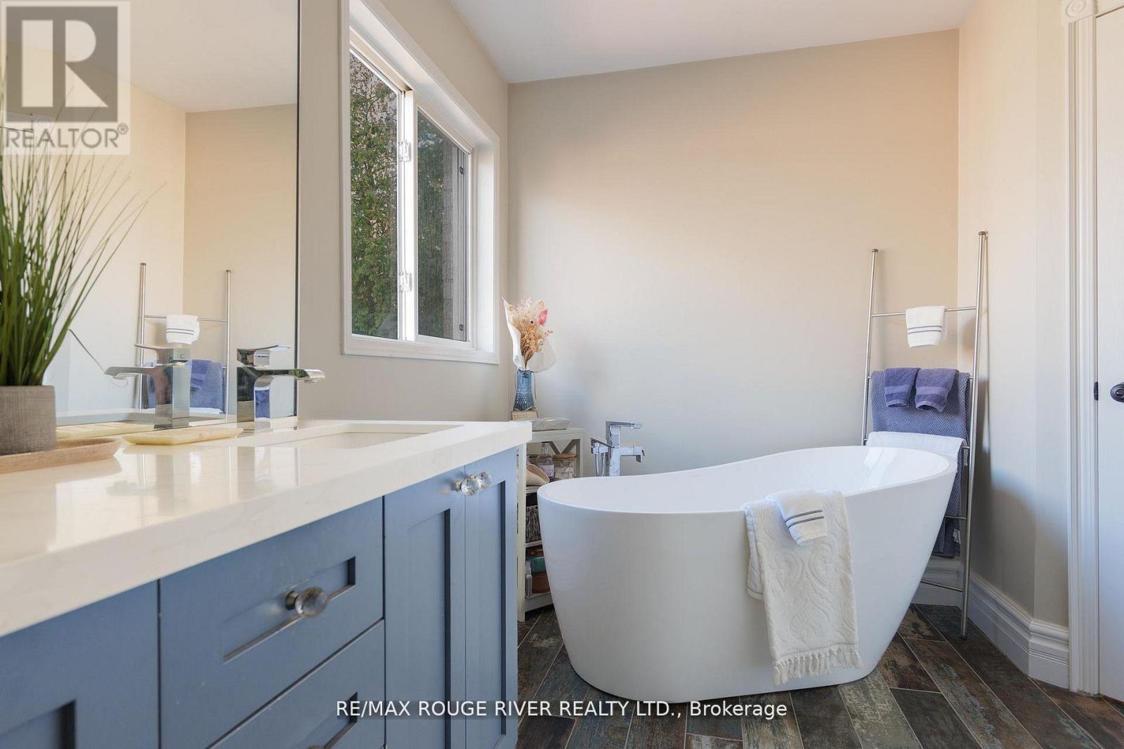 433 Woodsmere Crescent, Pickering, Ontario  L1V 7A4 - Photo 18 - E13689592