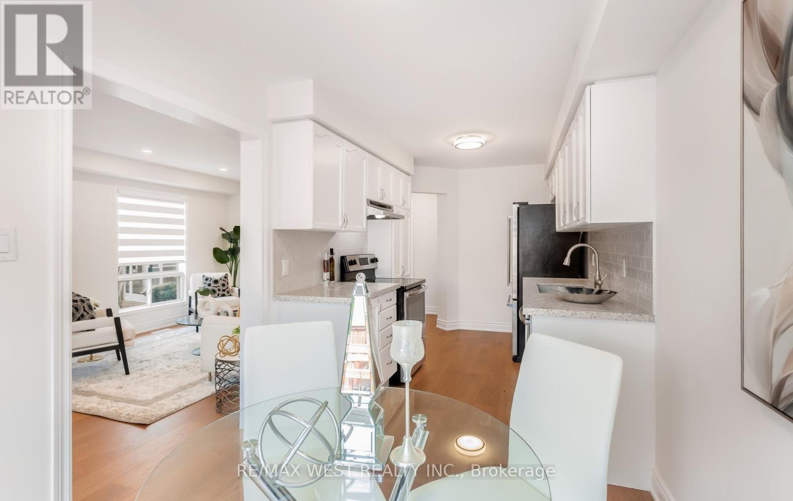 5239 Bushelgrove Circle, Mississauga, Ontario  L5M 6C5 - Photo 13 - W13689636