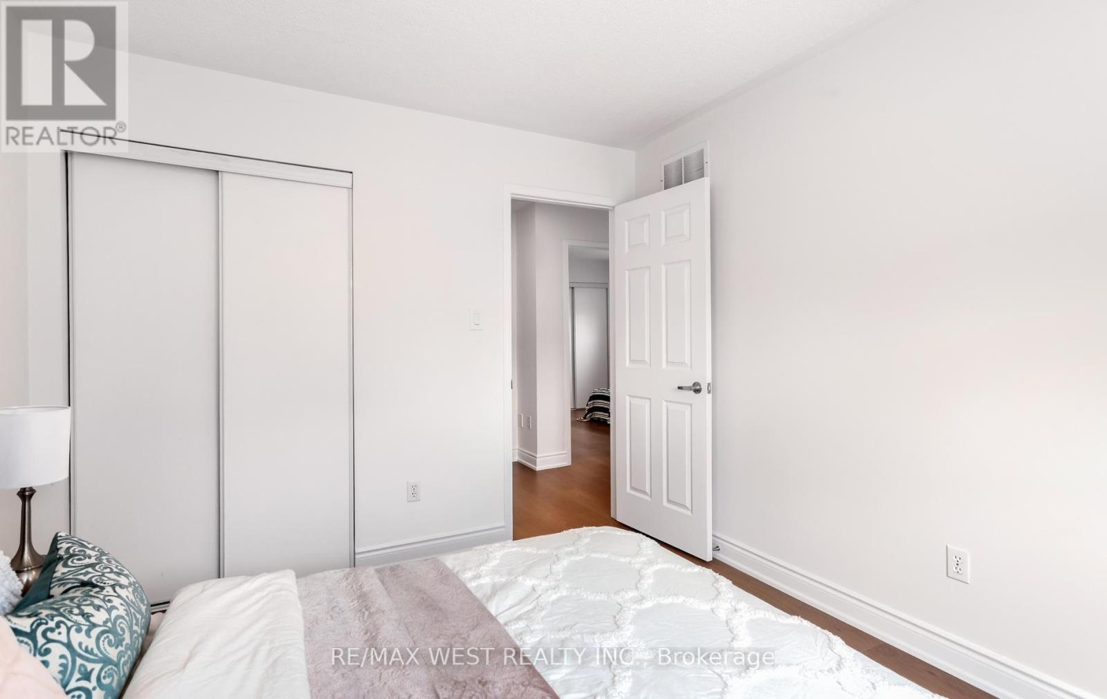 5239 Bushelgrove Circle, Mississauga, Ontario  L5M 6C5 - Photo 28 - W13689636