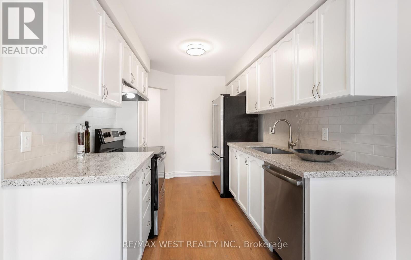5239 Bushelgrove Circle, Mississauga, Ontario  L5M 6C5 - Photo 14 - W13689636