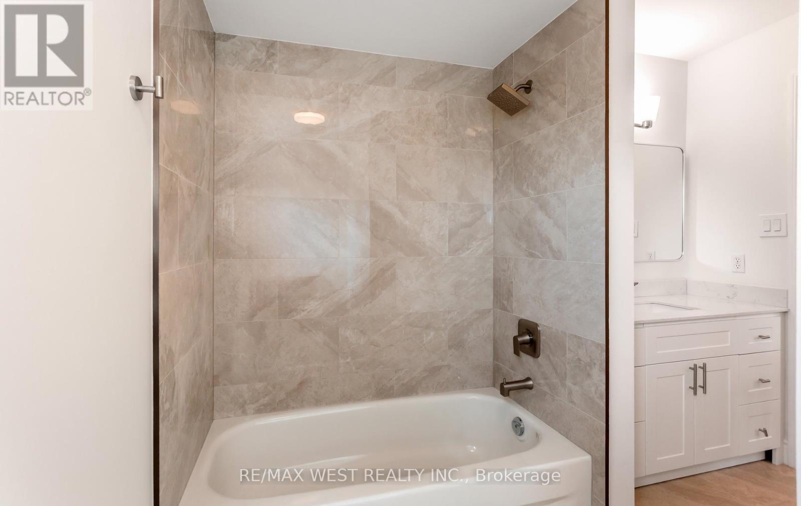 5239 Bushelgrove Circle, Mississauga, Ontario  L5M 6C5 - Photo 33 - W13689636