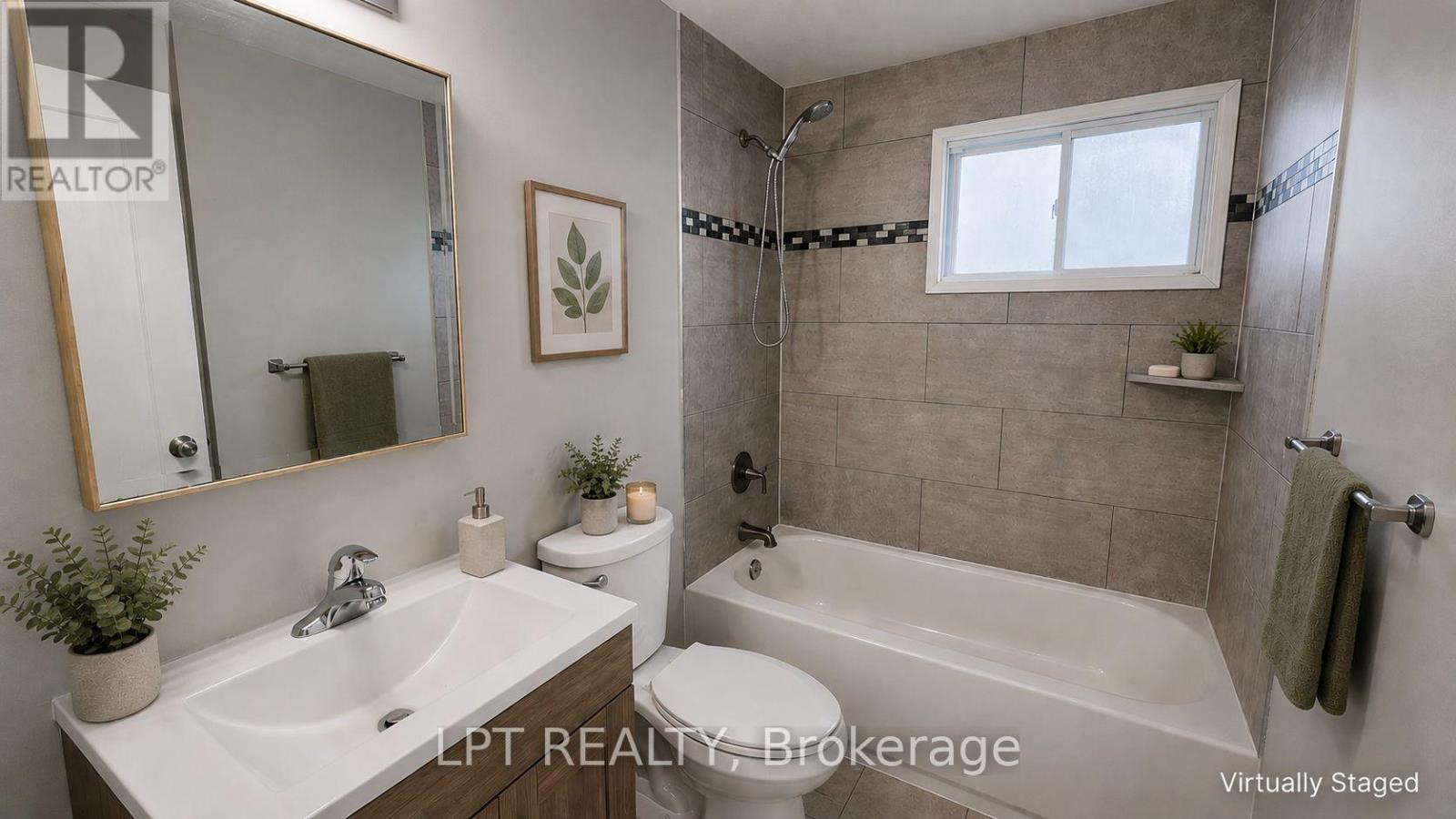 38 Chaucer Crescent, Barrie, Ontario  L4N 4T7 - Photo 11 - S13653326