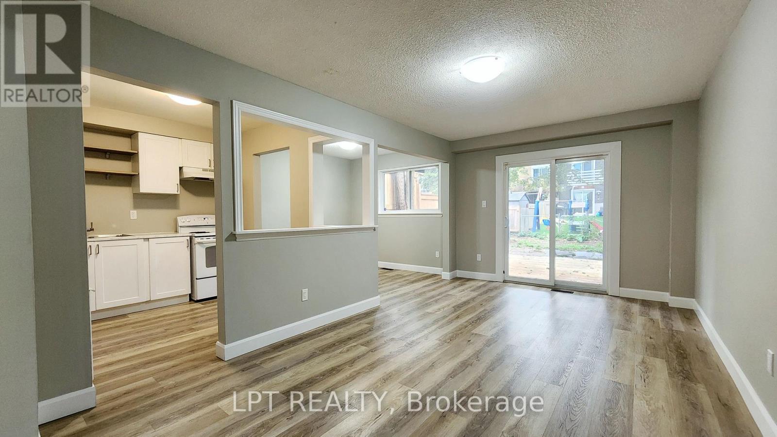 38 Chaucer Crescent, Barrie, Ontario  L4N 4T7 - Photo 6 - S13653326