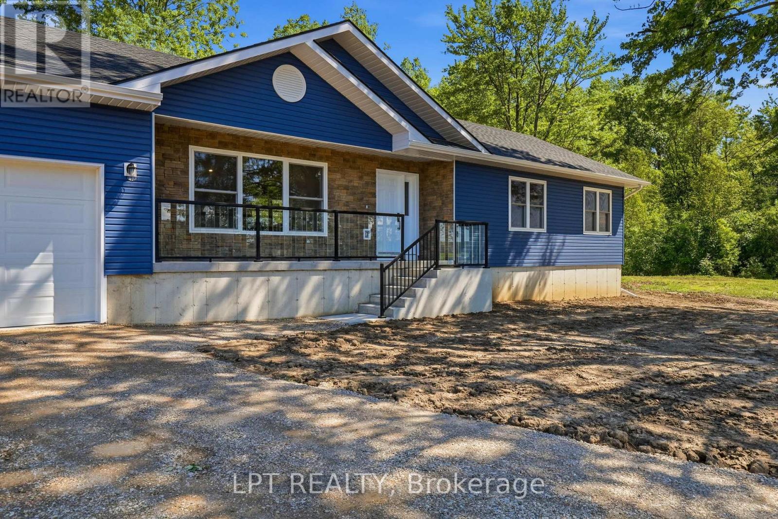 2523 Trillium Drive, Southwest Middlesex, Ontario  N0L 2N0 - Photo 5 - X13689786