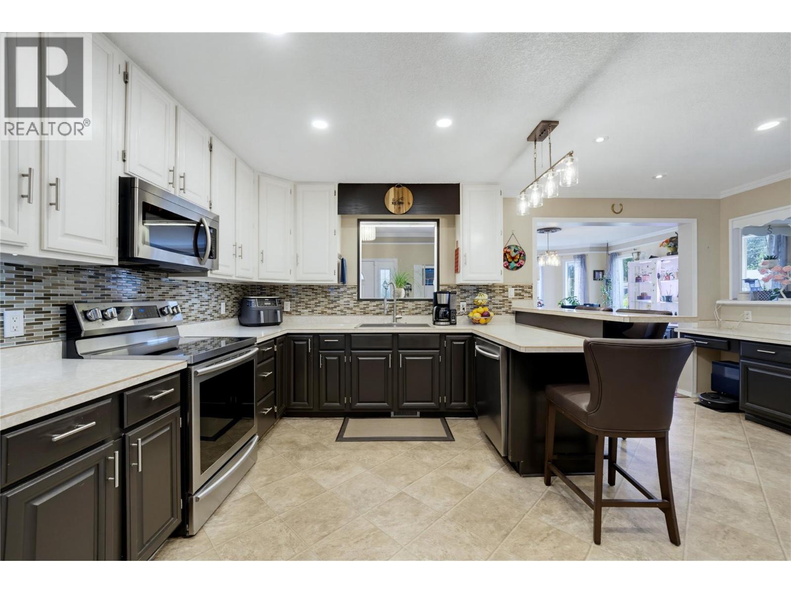 502 Maple Street, Sicamous, British Columbia  V0E 2V0 - Photo 4 - 10398147