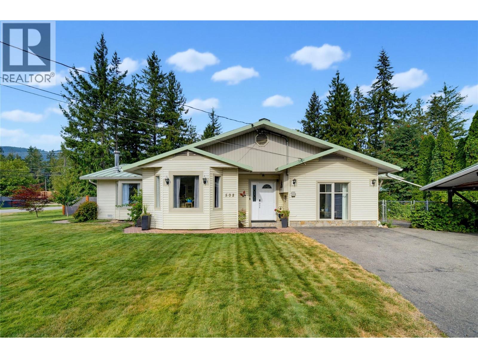 502 Maple Street, Sicamous, British Columbia  V0E 2V0 - Photo 2 - 10398147
