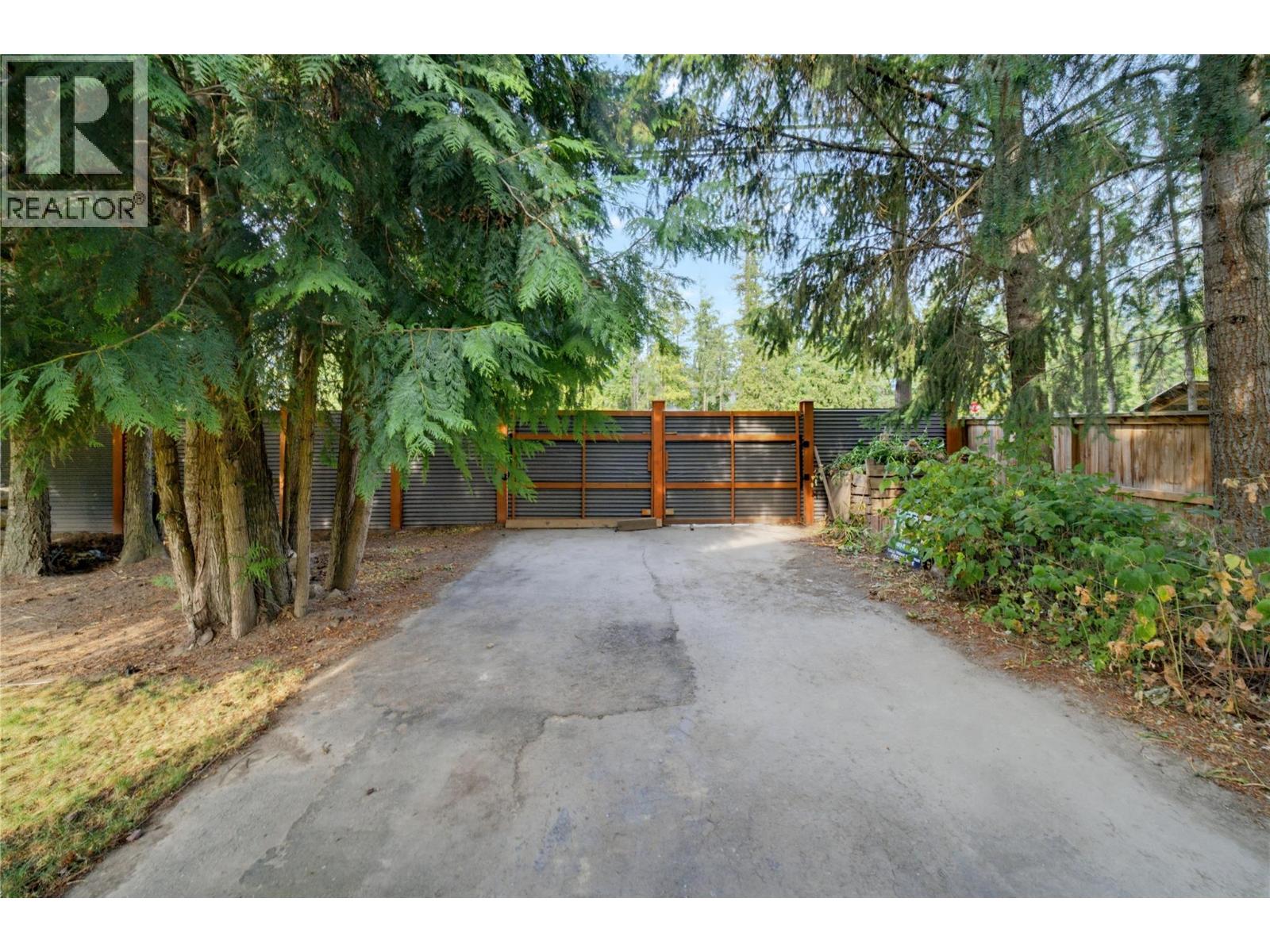 502 Maple Street, Sicamous, British Columbia  V0E 2V0 - Photo 59 - 10398147