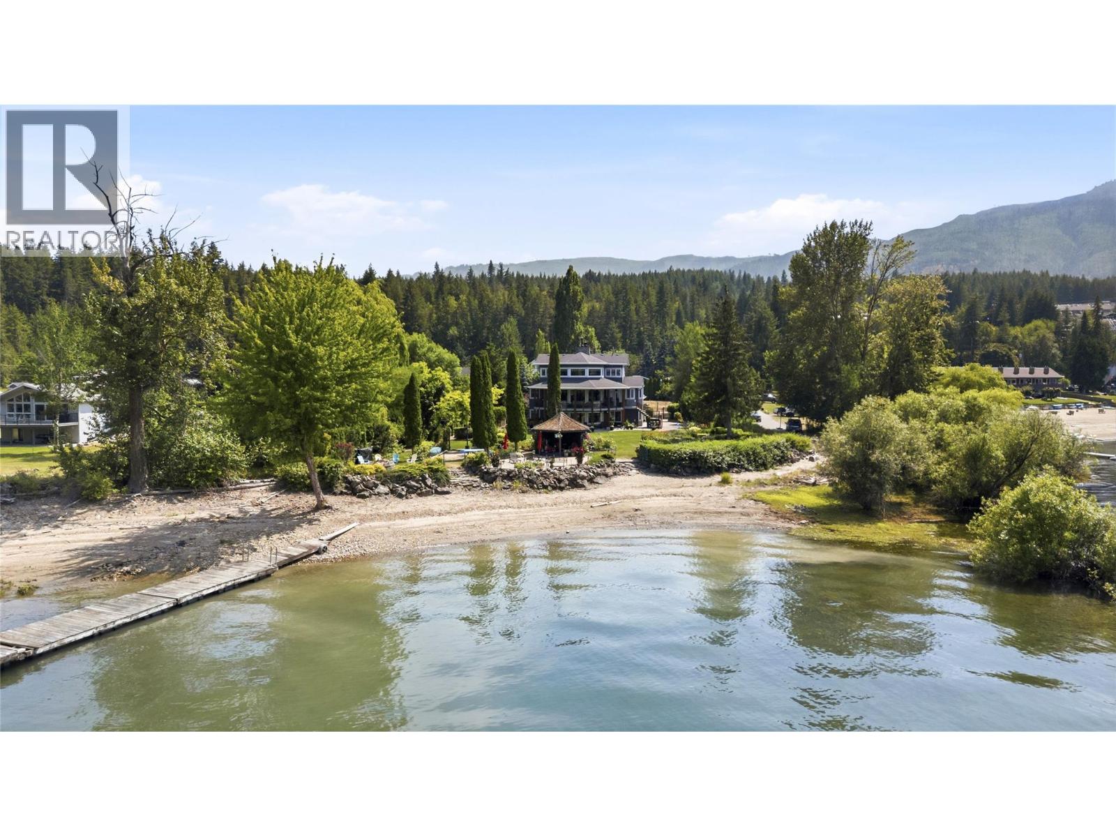 2868 Grant Road, Sorrento, British Columbia