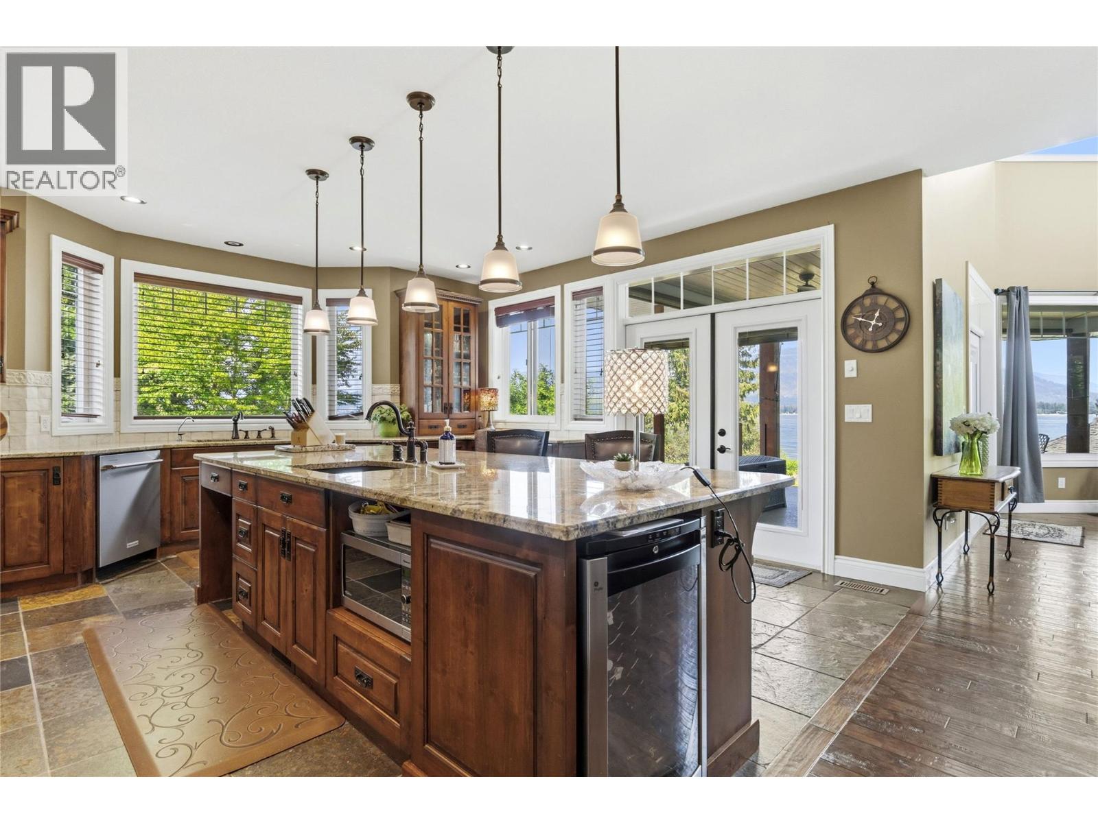 2868 Grant Road, Sorrento, British Columbia  V0E 2W0 - Photo 32 - 10394961
