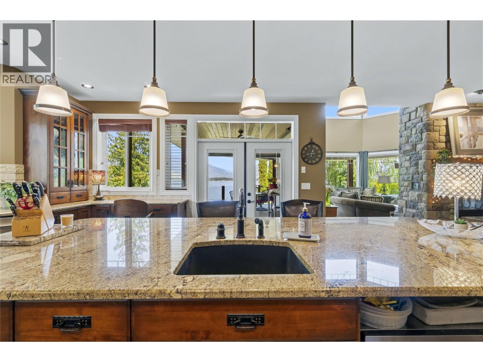 2868 Grant Road, Sorrento, British Columbia  V0E 2W0 - Photo 26 - 10394961