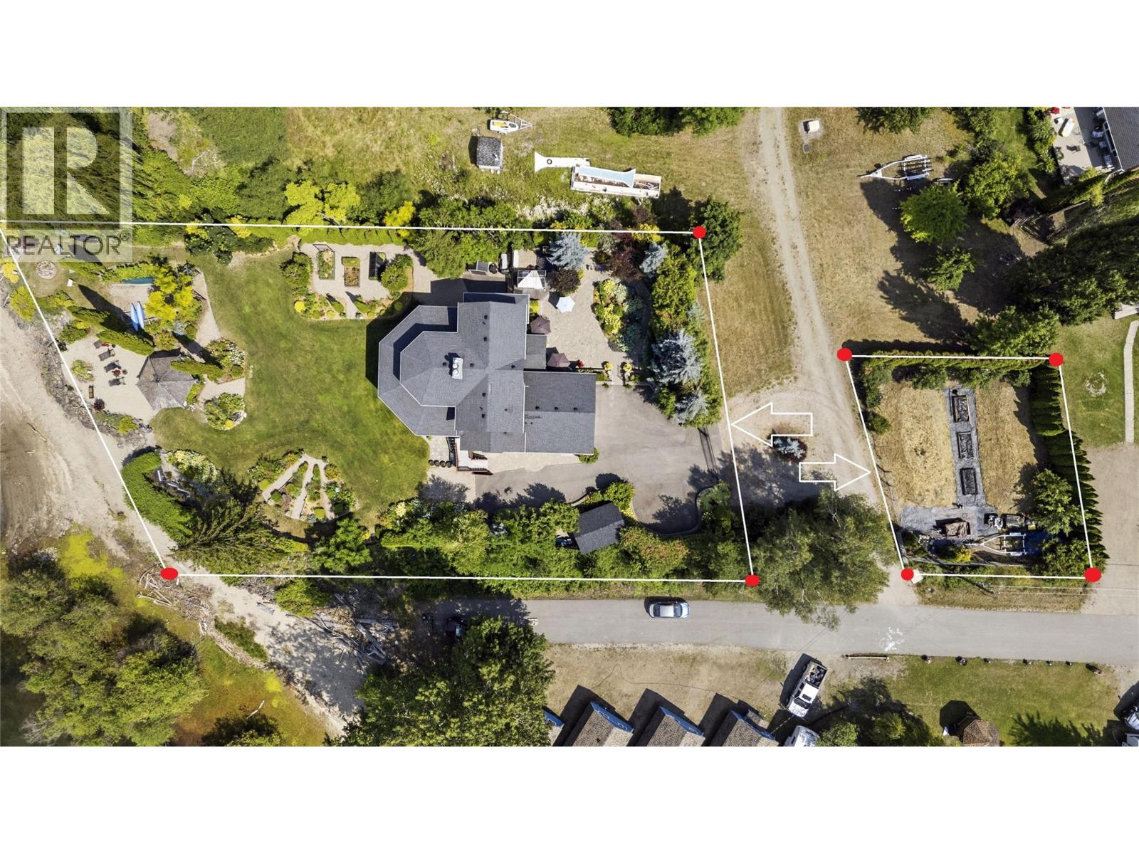 2868 Grant Road, Sorrento, British Columbia  V0E 2W0 - Photo 11 - 10394961