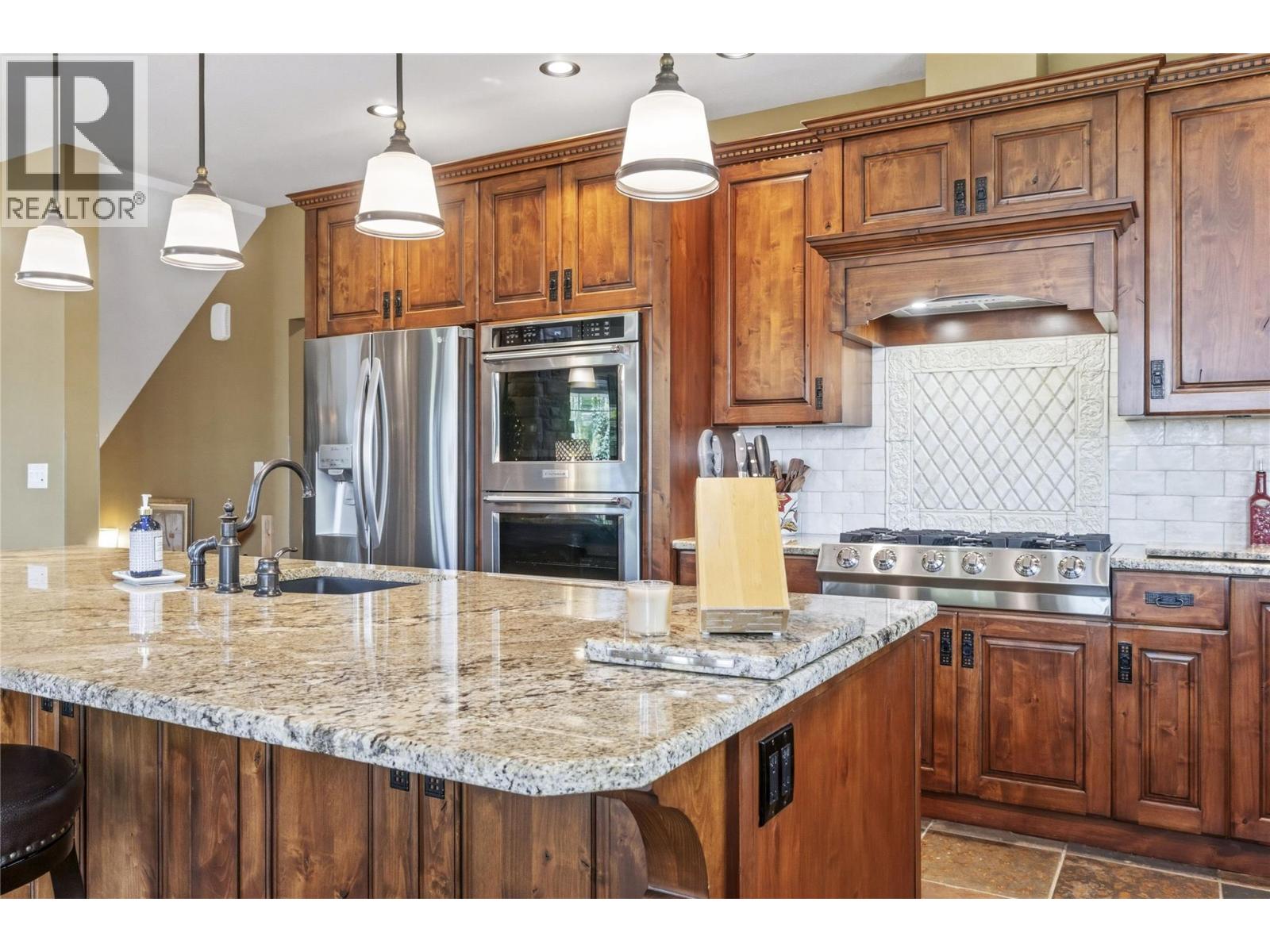 2868 Grant Road, Sorrento, British Columbia  V0E 2W0 - Photo 21 - 10394961