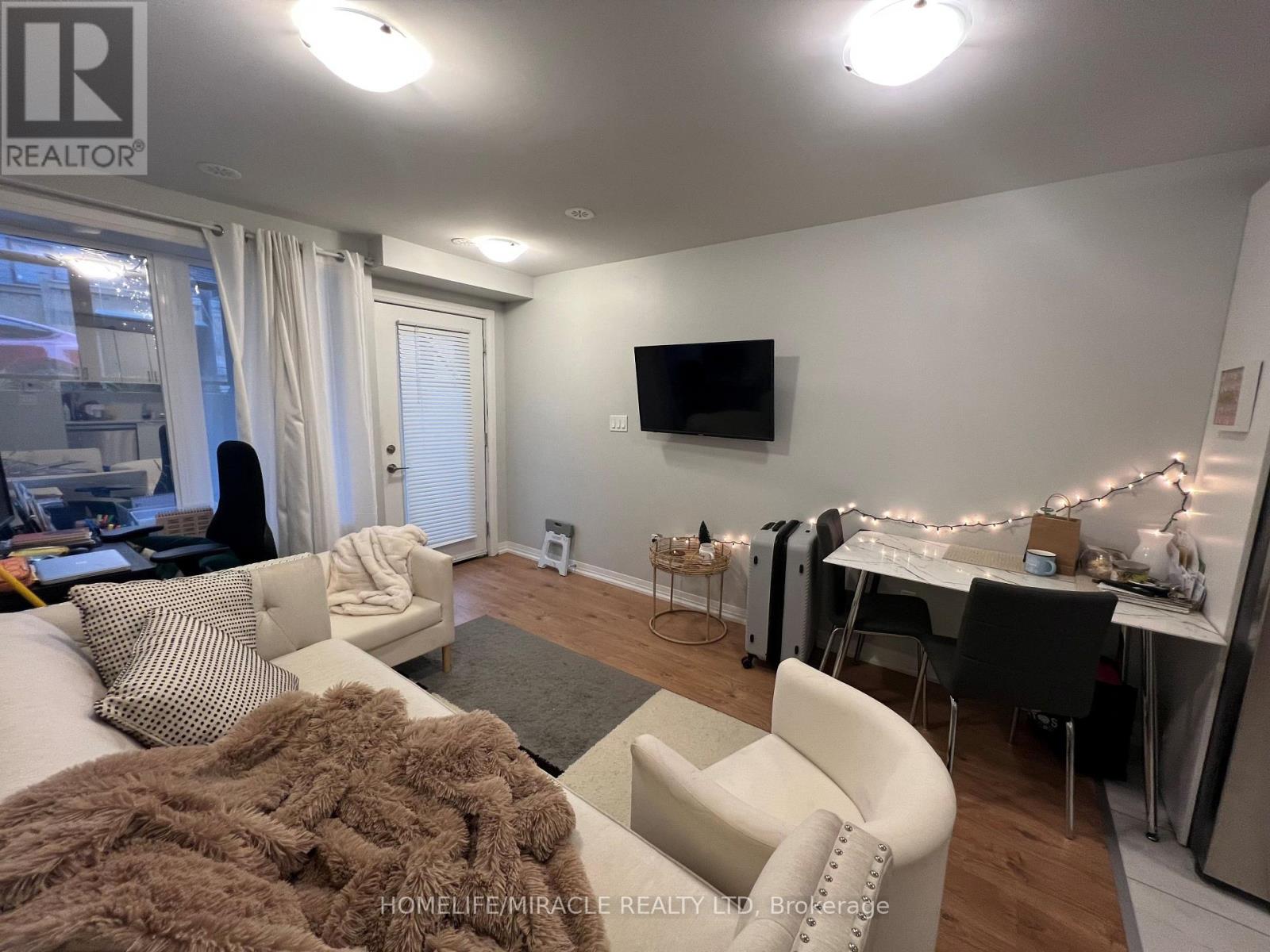 108 - 1165 Journeyman Lane, Mississauga (Clarkson), Ontario  L5J 0B6 - Photo 2 - W13689776
