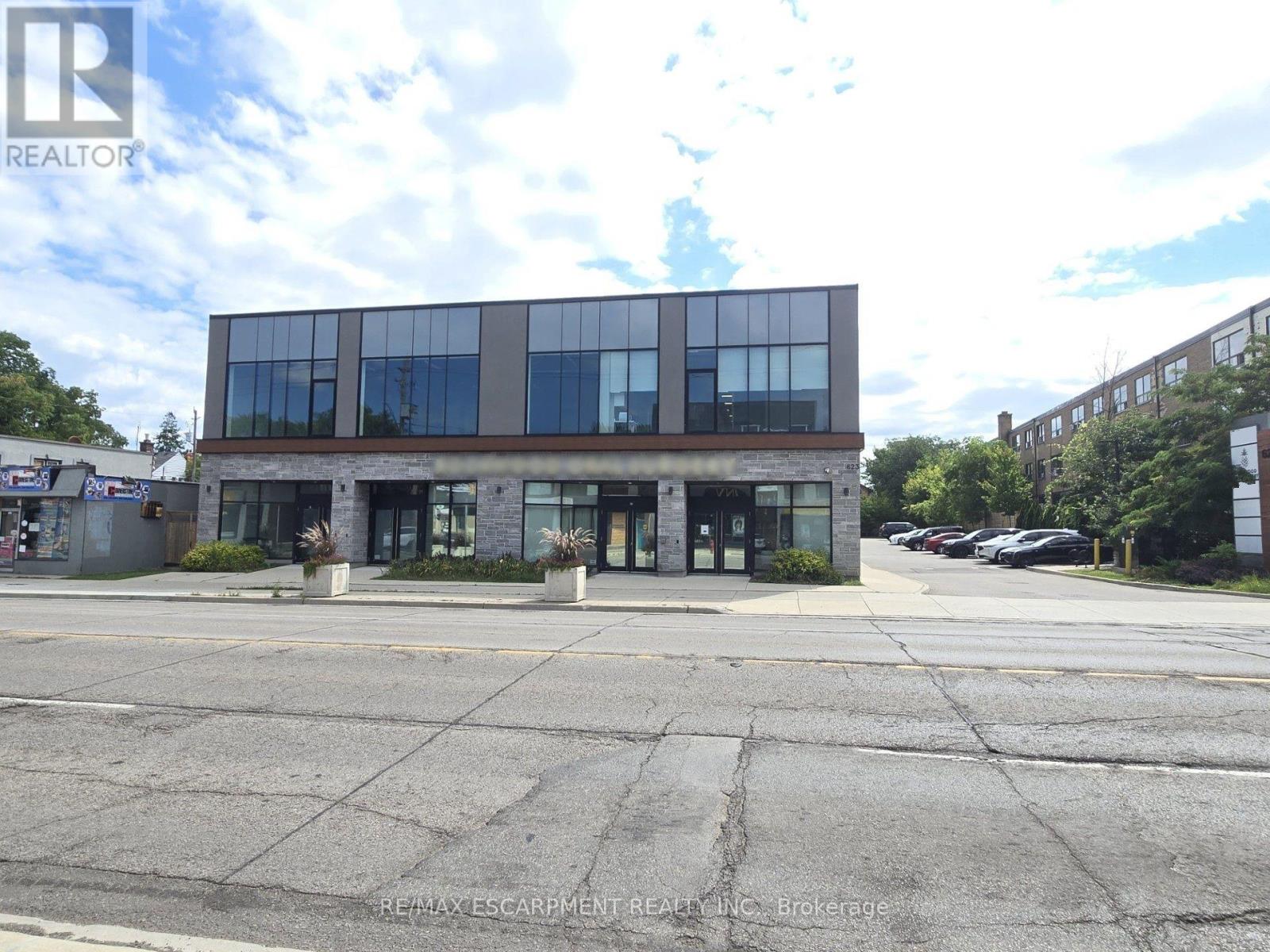 202 - 623 UPPER JAMES STREET, Hamilton, Ontario