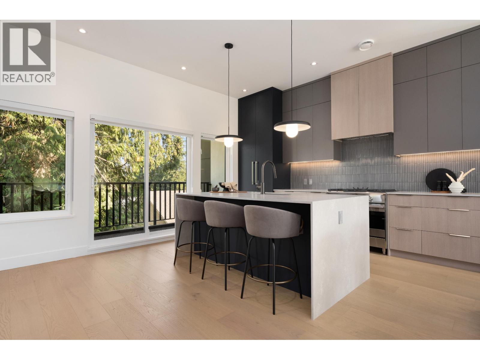 4 8483 16th Avenue, Burnaby, British Columbia  V3N 1S4 - Photo 5 - R3156787